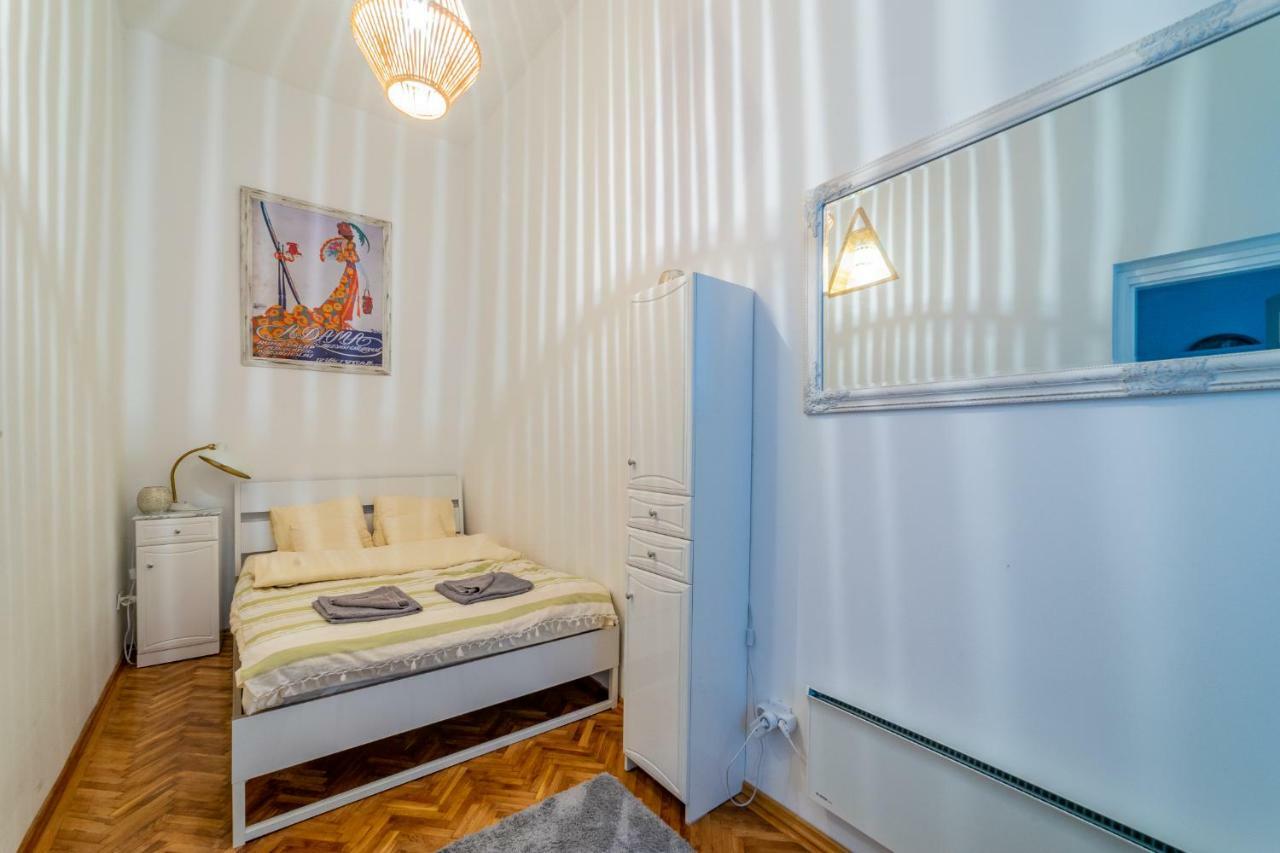 Gabi'S Central Broadway Nest @ Nagymezo Str Βουδαπέστη Εξωτερικό φωτογραφία
