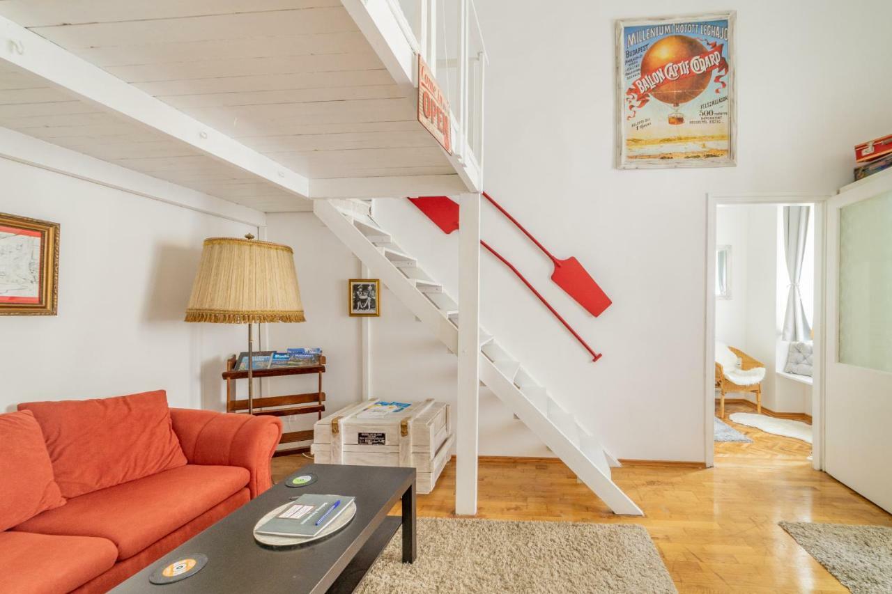 Gabi'S Central Broadway Nest @ Nagymezo Str Βουδαπέστη Εξωτερικό φωτογραφία