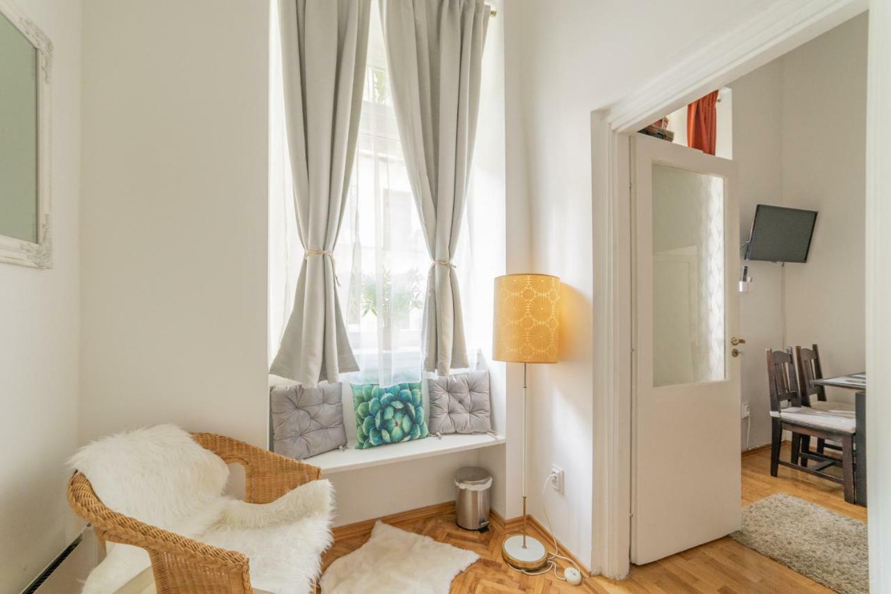 Gabi'S Central Broadway Nest @ Nagymezo Str Βουδαπέστη Εξωτερικό φωτογραφία