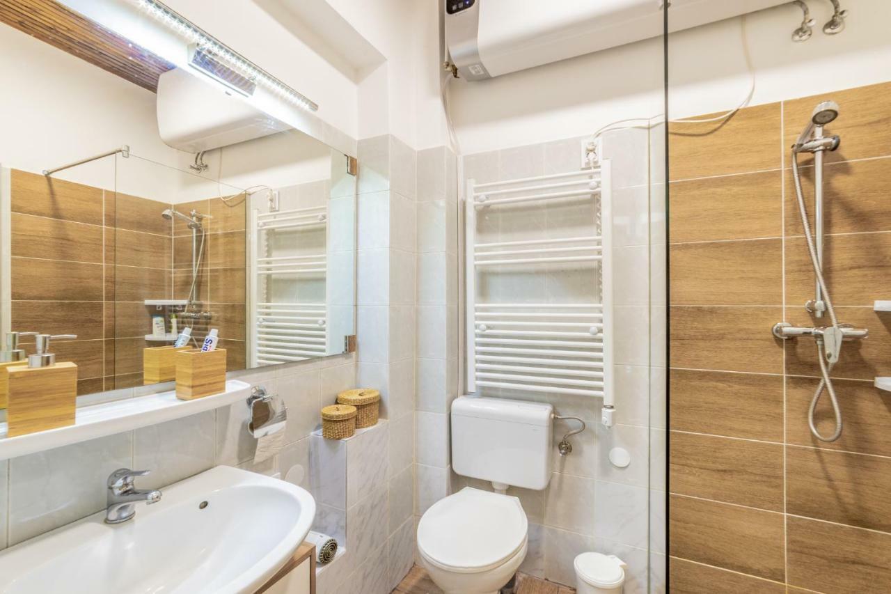 Gabi'S Central Broadway Nest @ Nagymezo Str Βουδαπέστη Εξωτερικό φωτογραφία