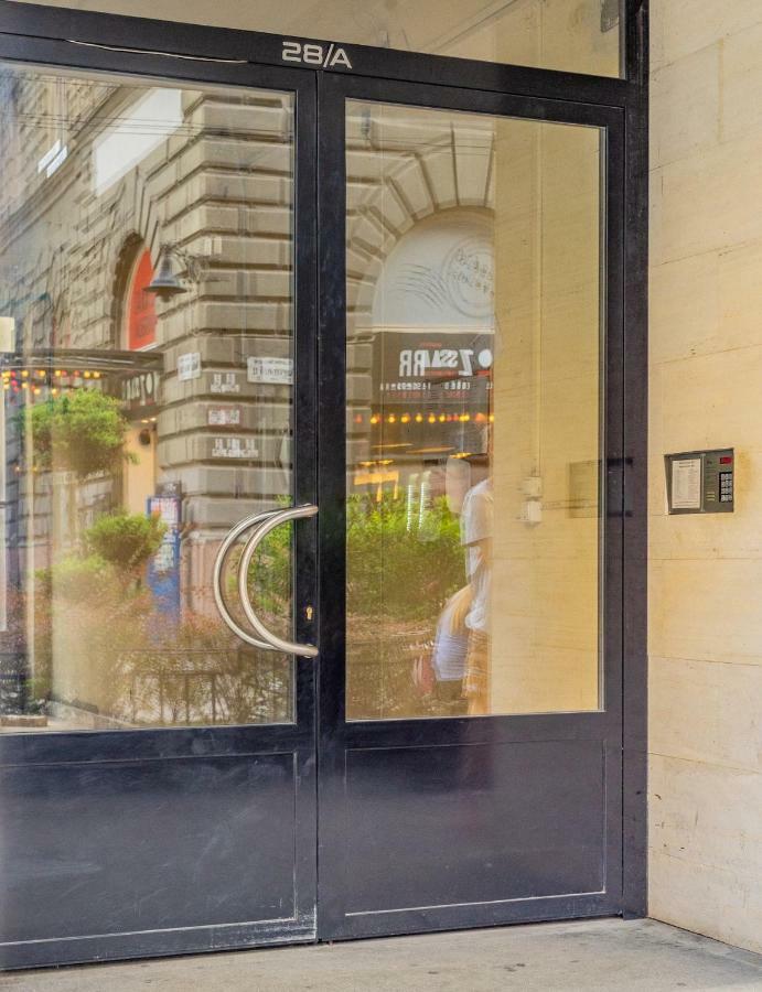 Gabi'S Central Broadway Nest @ Nagymezo Str Βουδαπέστη Εξωτερικό φωτογραφία